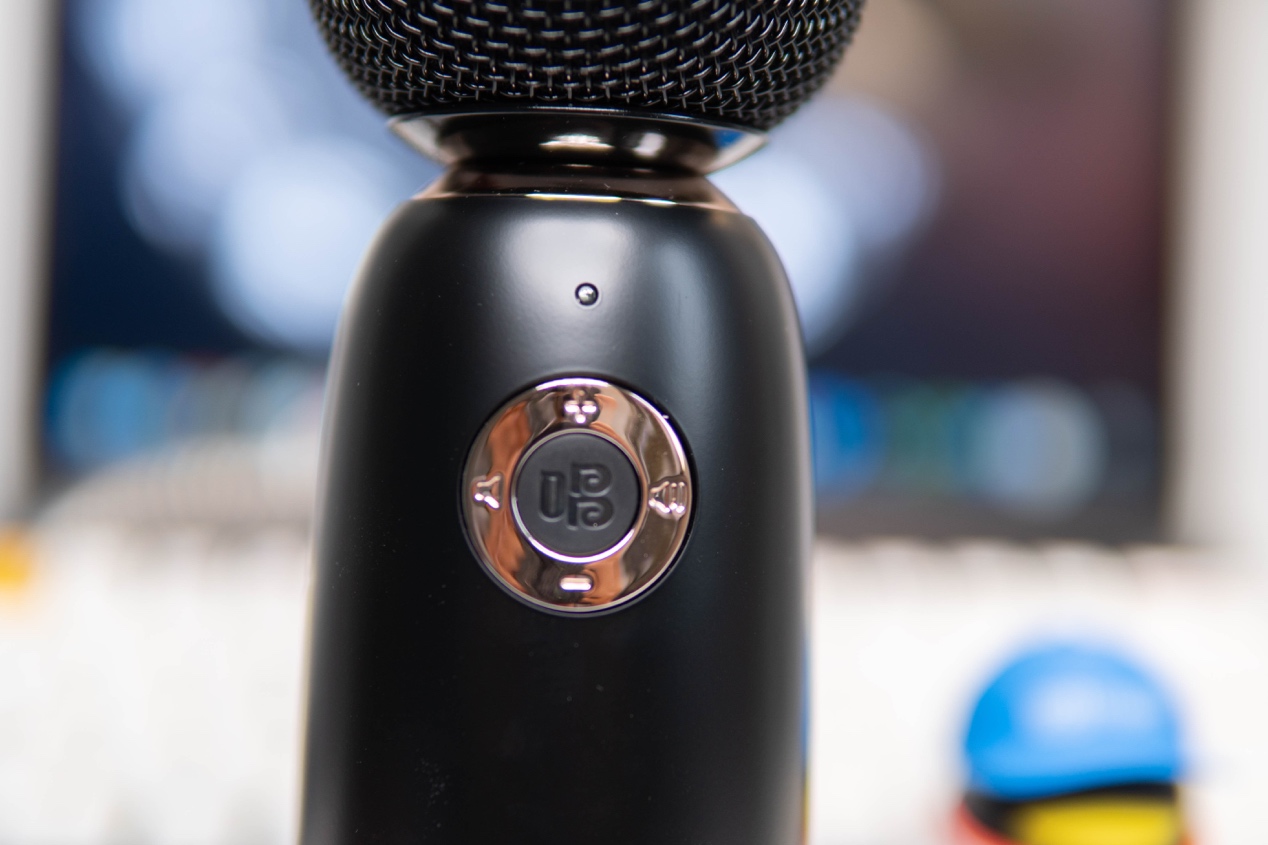 宅家也是K歌之王，唱吧精灵麦克风Q3，你的百万调音师