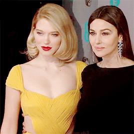 牙缝大、脸盘方，这位“法兰西玫瑰”是怎么美出了自己的特色？