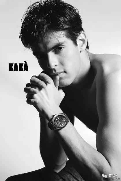 足坛两大巨星和另一半,如果是你你会选哪个当老公