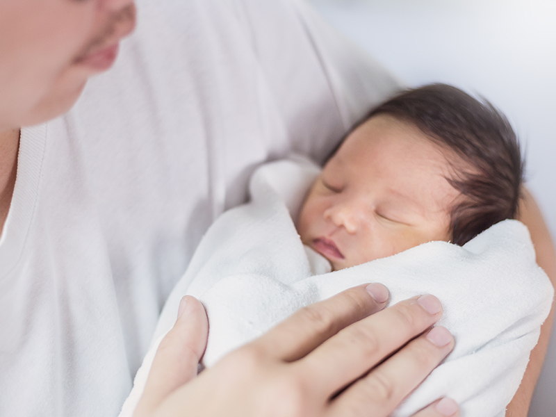肌张力高的宝宝喝奶困难怎么办,宝宝喝奶呛到后不肯喝奶怎么办