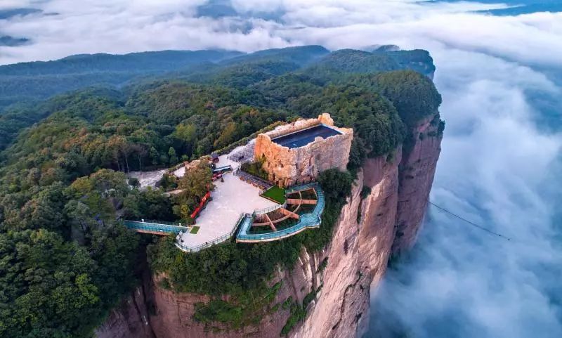 成都2天来回的温泉推荐，彩林雪景青山绿水，美成仙境