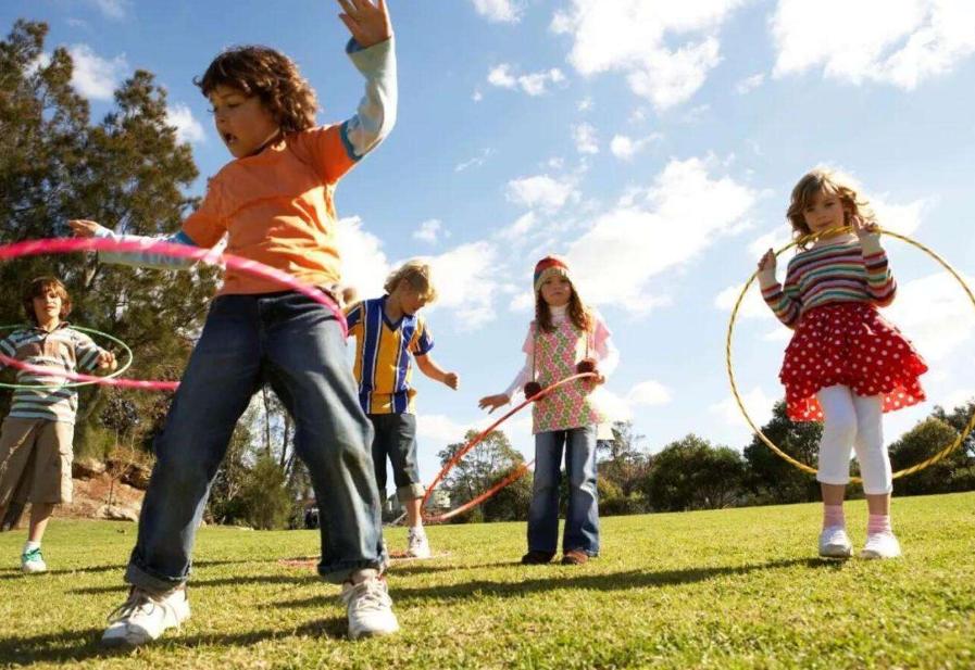 很想交朋友但是性格内向不敢主动,怎么鼓励内向人去主动交朋友