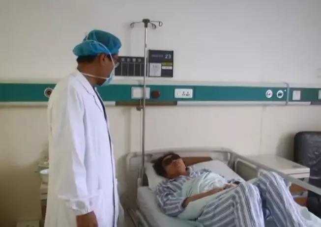 女子将热水袋放在腹部，睡梦中突然爆炸！