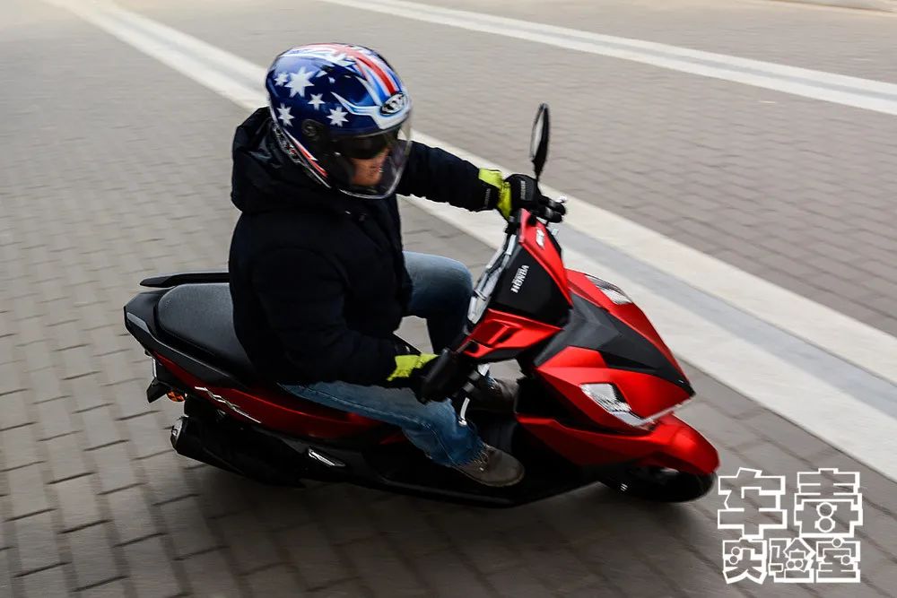 五羊本田踏板车nx125测评,本田nx125和豪爵uy125哪个动力好