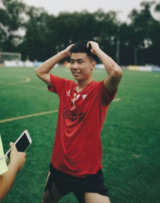 2019世界名校足球赛现场采访