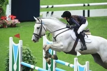 中国马术盛装舞步冠军赛扬鞭开赛,中国武汉国际赛马节