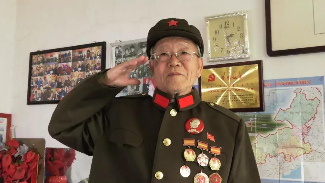 八一快闪赛罕区,八一军人风采视频