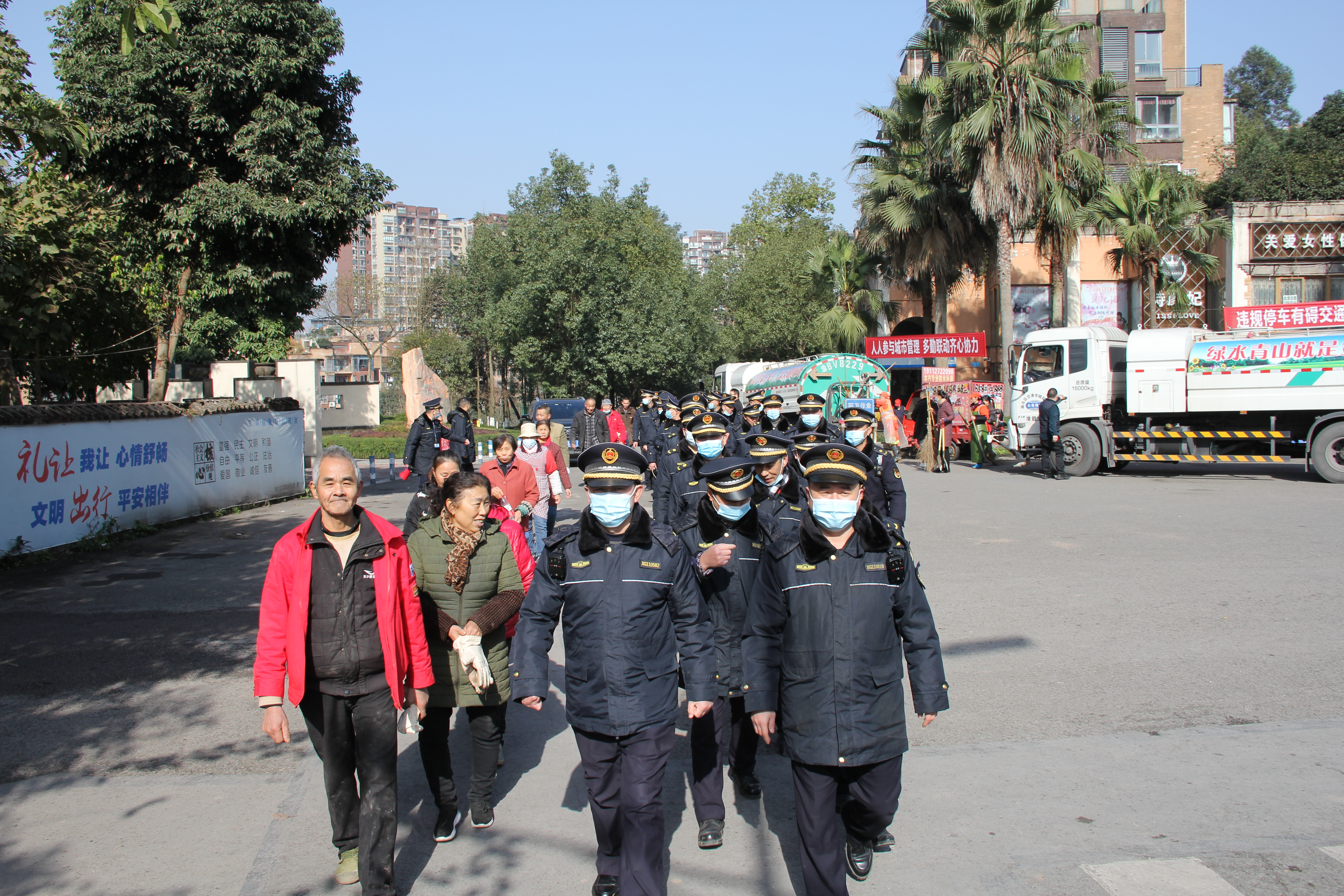 铜梁多勤联动整治步行街,多措并举开展专项整治