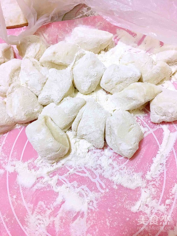 正宗蒸包子不塌皮的小窍门,包子店的包子如何做得松软