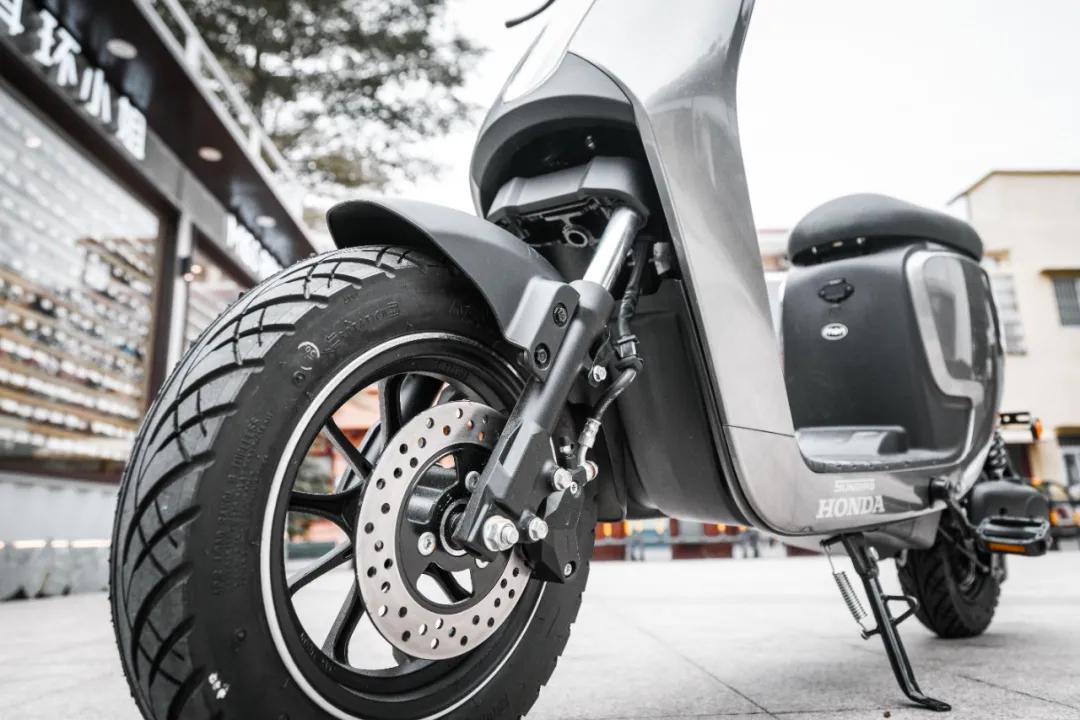 新大洲本田新s07和五羊本田ube对比,新大洲本田s08和五羊本田电动车