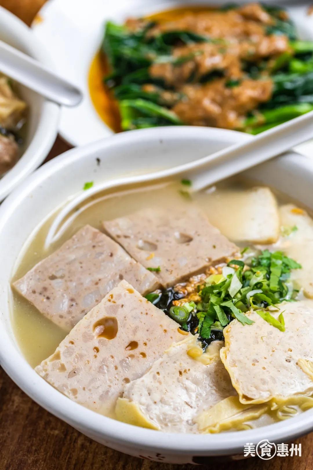 麦地这家“小香港”，藏着45年的正宗港味！一到饭点就满座.