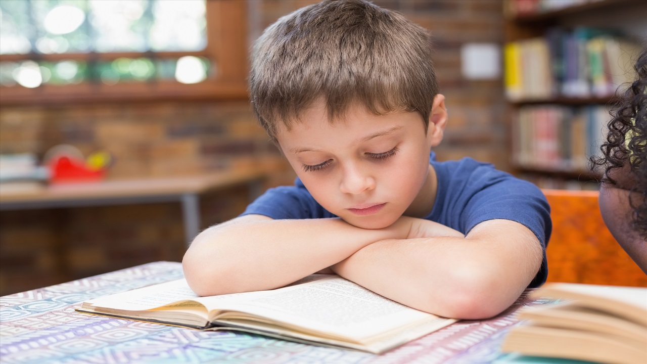 孩子会驼背怎么办,家小孩有点驼背怎么办