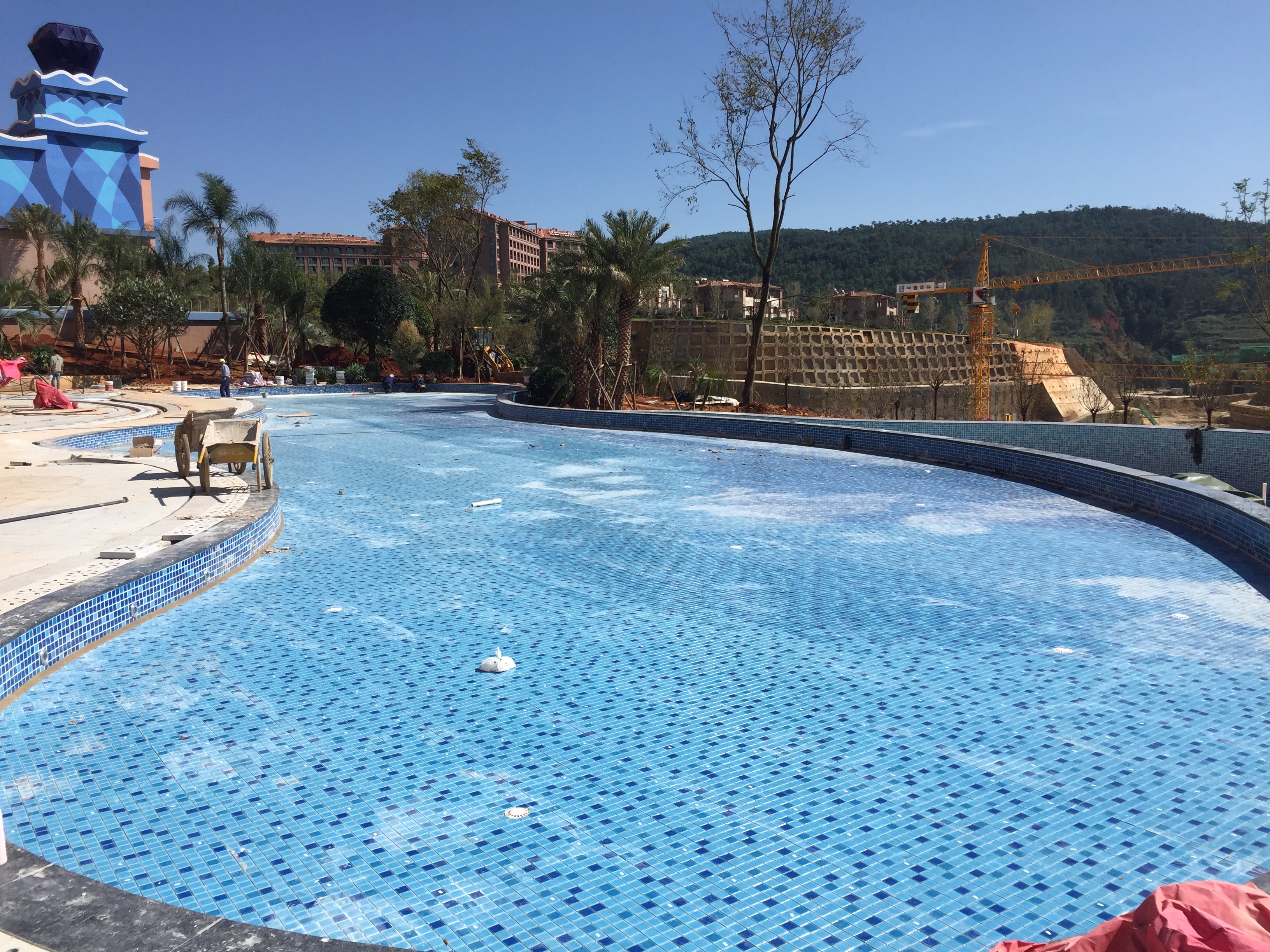 陶瓷马赛克分类详解图文,浴池陶瓷马赛克还是玻璃马赛克