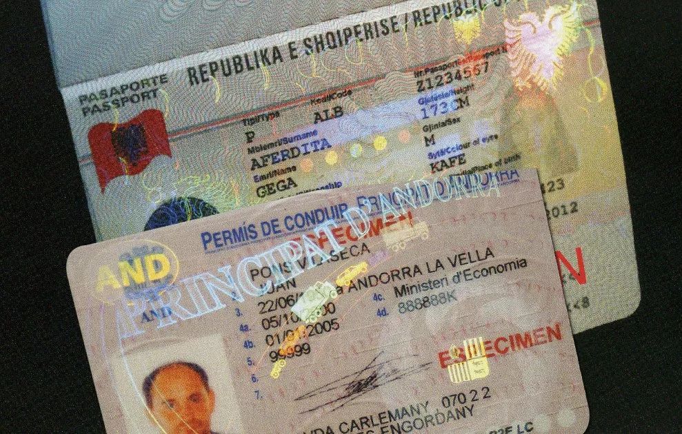 护照上面蓝色防伪照片效果,各国护照上的精美光学全息防伪图