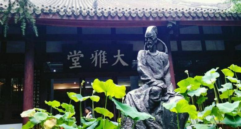 两只黄鹂鸣翠柳是病句,两个黄鹂鸣翠柳为什么不是绿柳