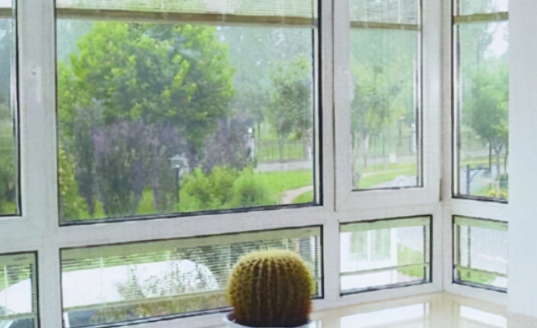 玻璃去霉剂烧到手怎么办,玻璃除霉小妙招