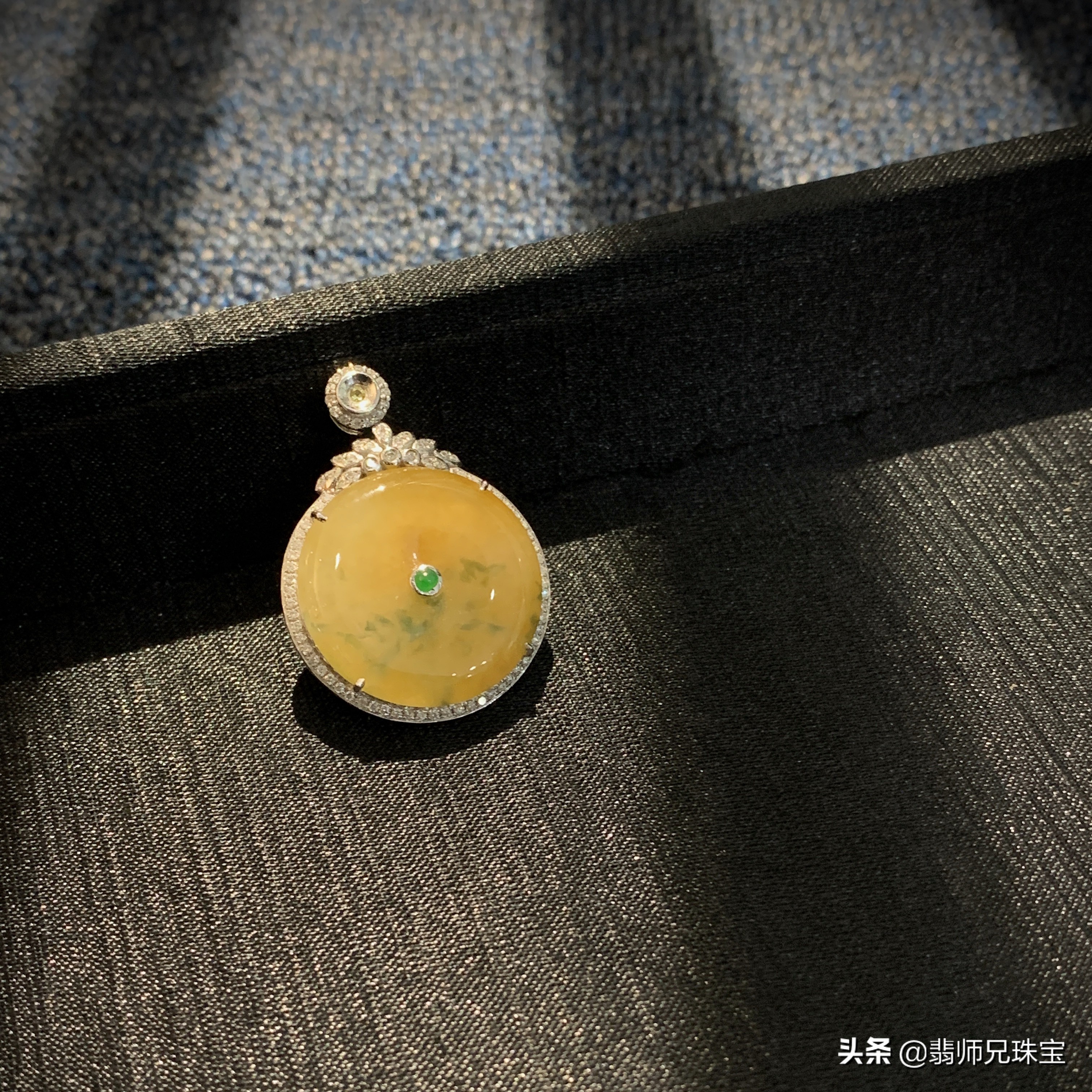 天然黄翡的特别之处,天然黄翡的特质