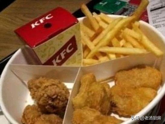 肯德基全家桶下面垫东西,肯德基全家桶里的白纸是真的吗