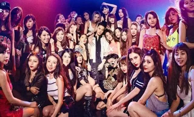 月入百万的蹦迪博主，聊了夜店大哥、天菜和字节员工的故事