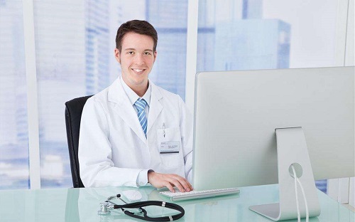 狗狗眼有白脓状眼屎是犬瘟吗,狗狗眼睛有脓的眼屎用什么消炎药