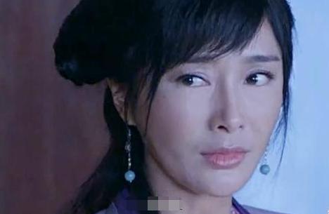 那些一刀切削骨的明星还好吗？后遗症一大堆，小方脸成最大赢家