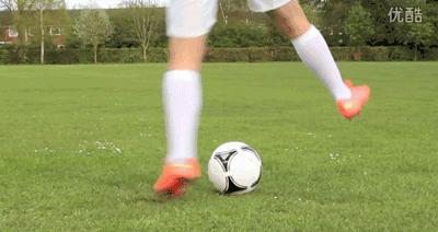 c罗和中国c罗踩单车,足球教学花式颠球c罗