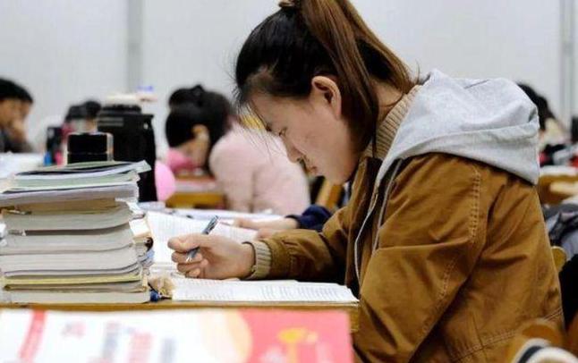 学硕和专硕难度差距大么,学硕和专硕的差距有多大
