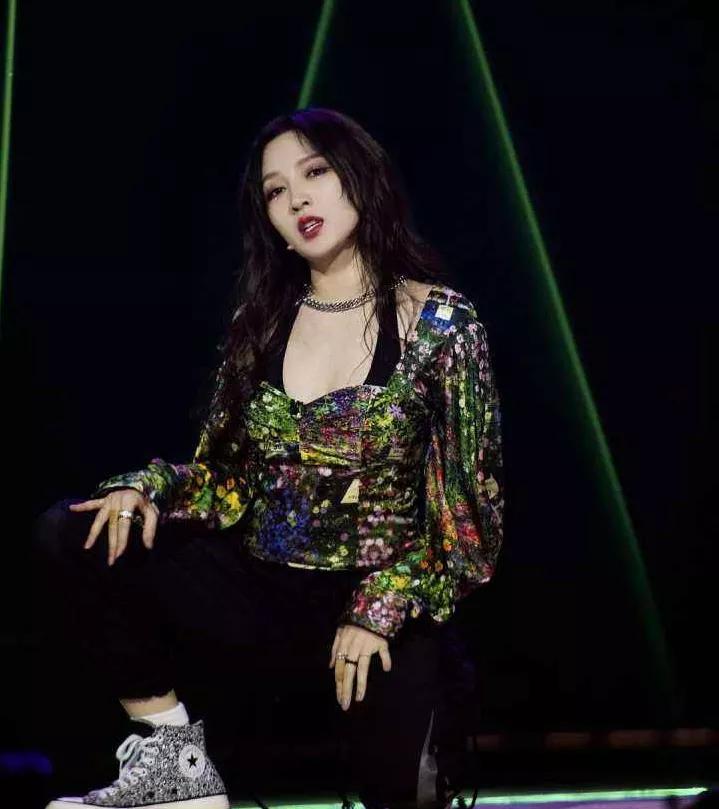 乘风破浪的姐姐第一个被淘汰,乘风破浪的姐姐三次公演排名