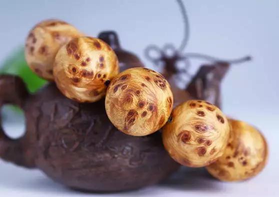 木质手串一般买什么材料的好,手串木质排行榜