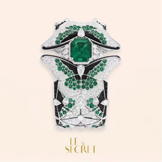 珠宝能在身上动？不稀奇，几百年前就有了