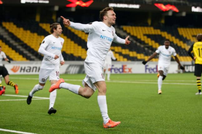 曼联狼队赞助商,英超狼队赞助瓦洛兰特