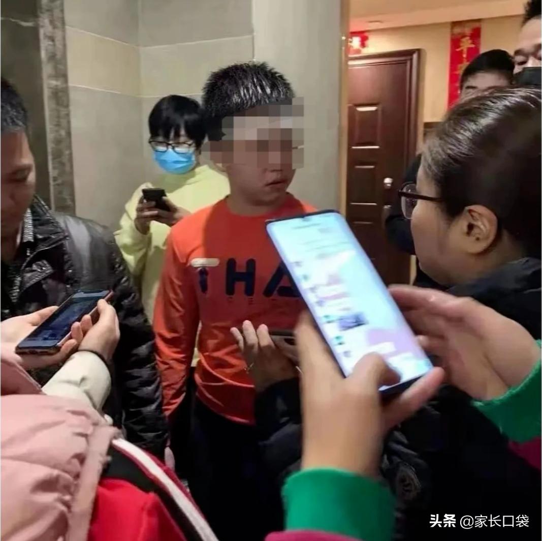 多名女童遭13岁男孩猥亵，上热搜的却又是#女孩该如何自救#