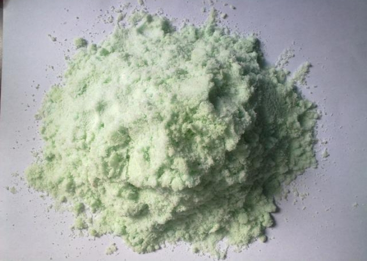 缺铁性黄叶用螯合铁还是硫酸亚铁,金钱树黄叶用什么药喷