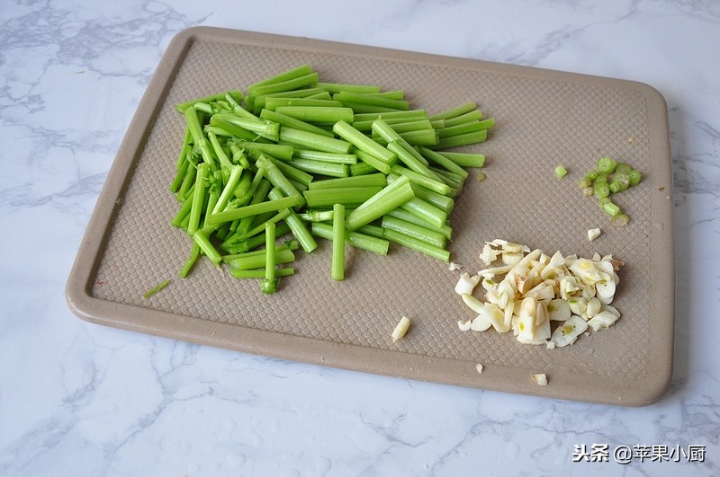 秋冬季虾炒什么好吃,皇帝菜的最佳做法凉拌