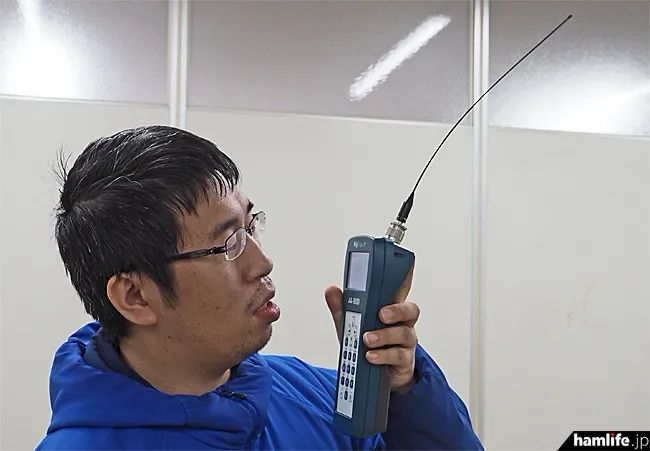 对讲机原装天线和短天线的区别,对讲机原装天线和牌子天线对比