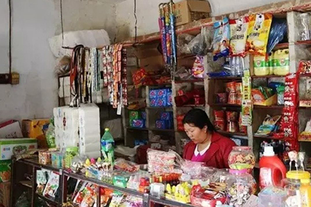 农民：没碰到是运气，碰到才是正常，农村咋就成了假货卸货场？