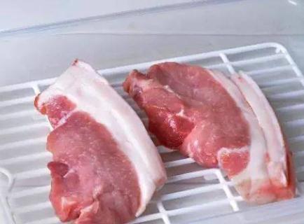 给肉解冻,给肉解冻是用冷藏还是泡在水里好