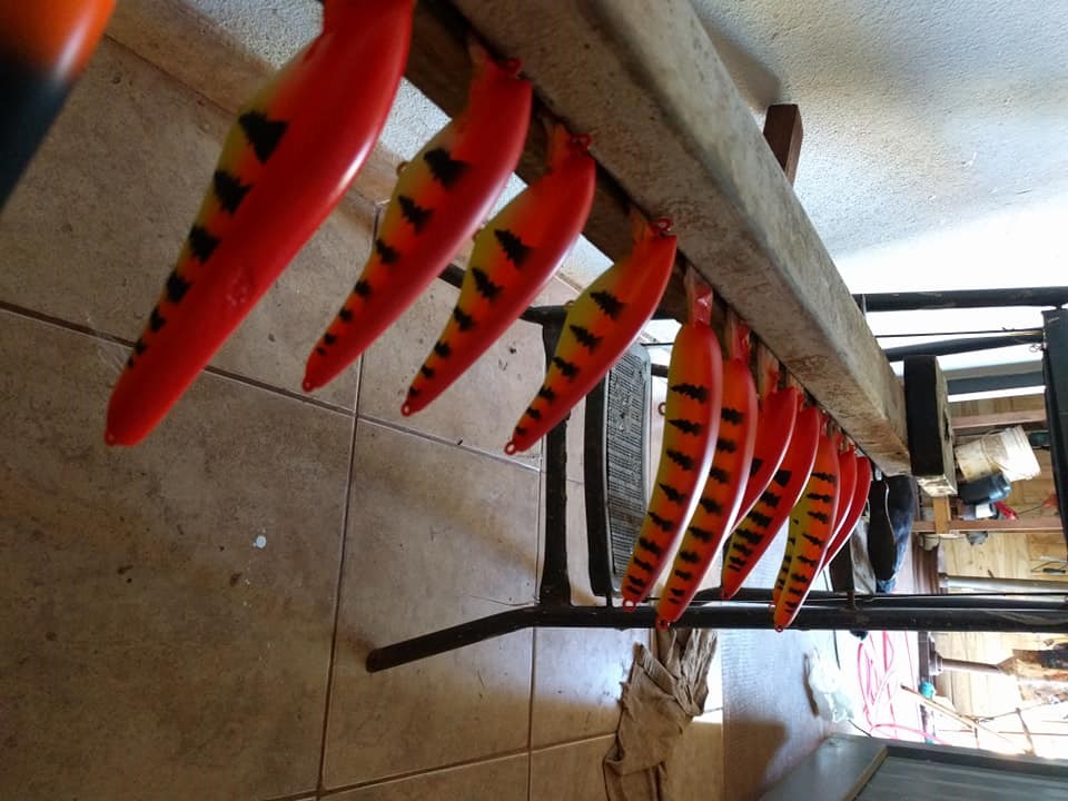 高手果然在民间，牛人不舍得买路亚鱼饵竟自己做，这手艺绝了