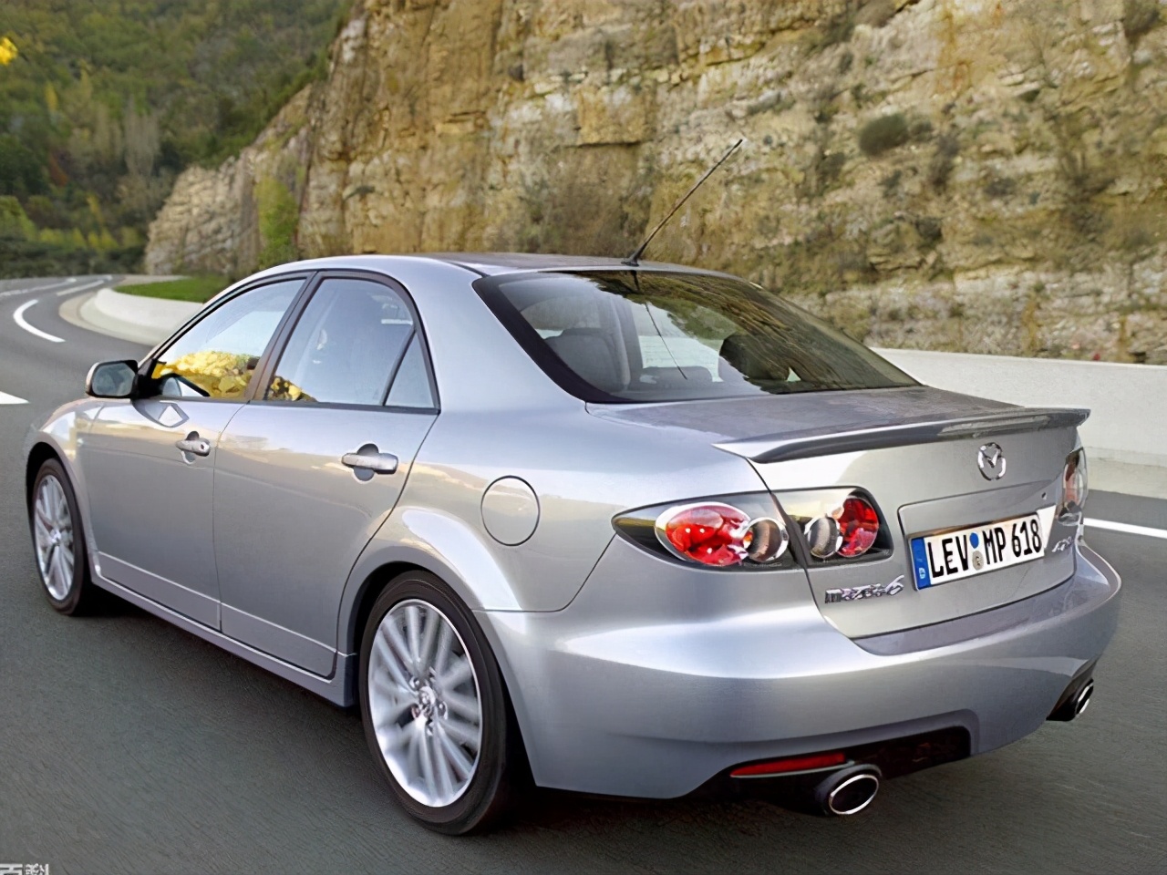 阿特兹过减速带前减震咯噔响,马自达6阿特兹异响问题解决了吗