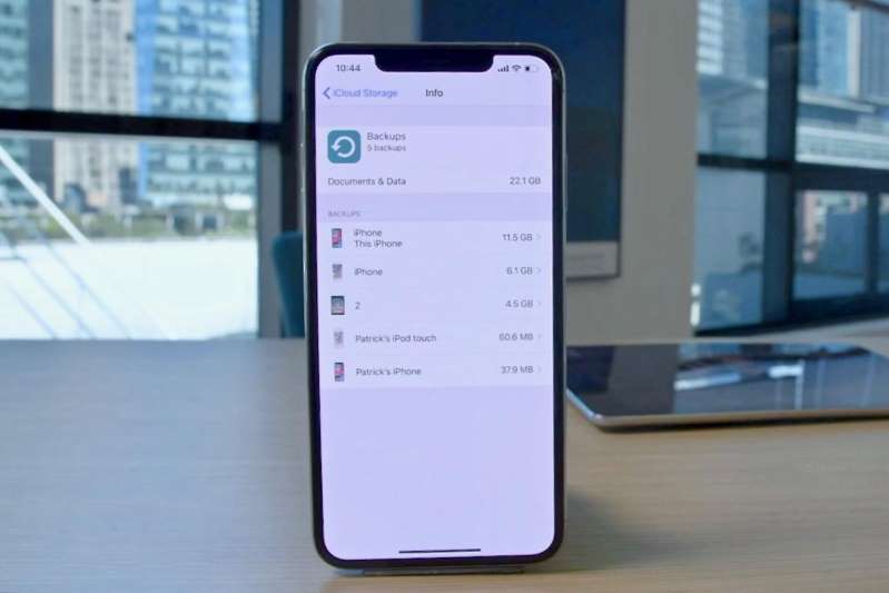 如果iPhone发出“iCloud存储不足”警告,仍然可以继续备份手机
