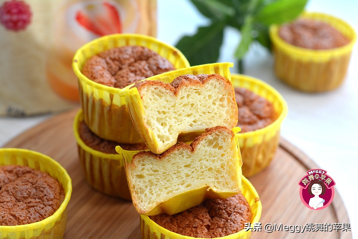 不用烤箱不打发鸡蛋的纸杯蛋糕,又软又嫩的牛奶蛋糕不用烤箱