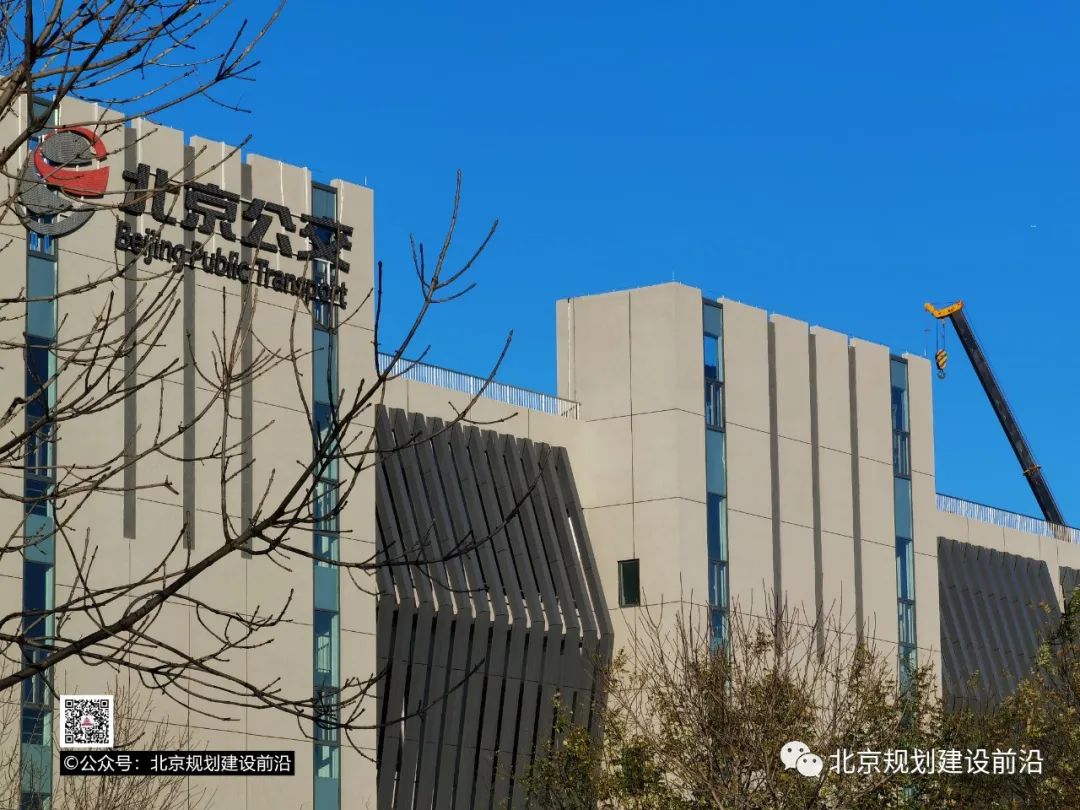 北京郭公庄地铁附近的公交站,郭公庄公交枢纽空地