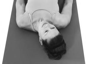 躺着拉后腿筋,躺着拉腿筋