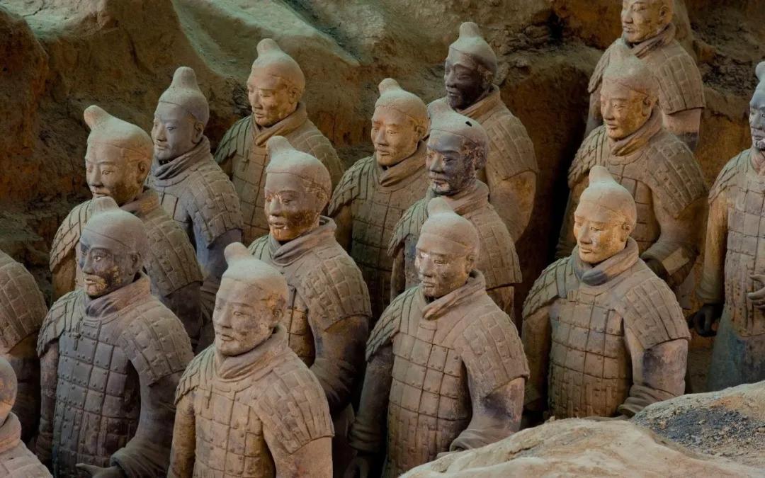 秦始皇兵马俑与古希腊雕塑,秦始皇兵马俑是属于陵墓雕塑吗