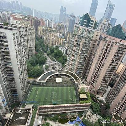重庆渝中区免费足球场,重庆最火爆的足球场