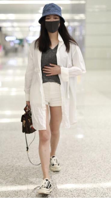 娄艺潇牛仔短裤,娄艺潇牛仔短裤图片