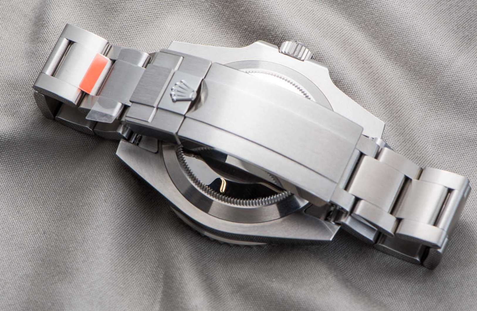 劳力士水鬼和欧米茄表哪个好,劳力士水鬼和卡西欧水鬼对比