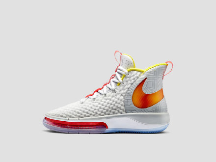 全掌zoom变一半就敢叫新科技的Alphadunk还不如䨻版本的驭帅13