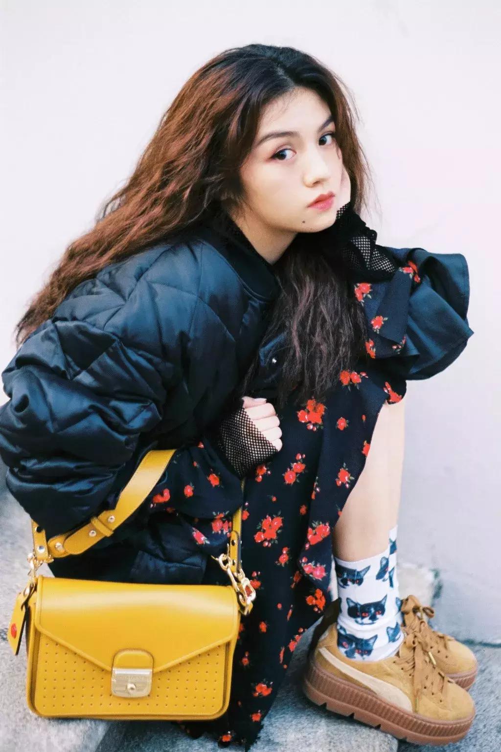 5款显脸小超好看的发型分享,大脸长发适合烫什么样的发型