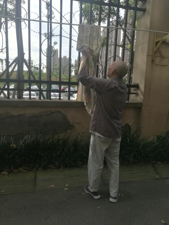 八十多岁老年痴呆,90多岁的父亲老年痴呆